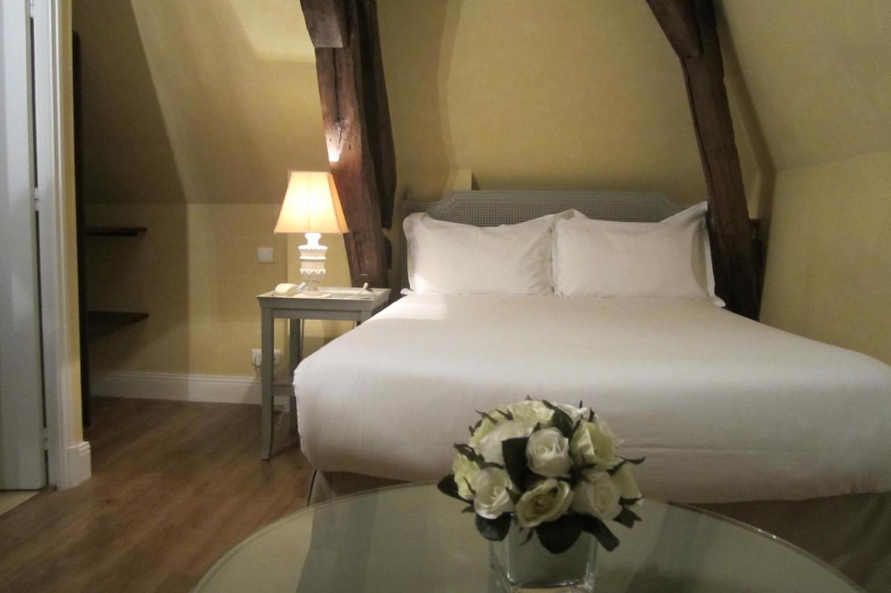 Chateau De Lazenay - Residence Hoteliere Bourges Bagian luar foto