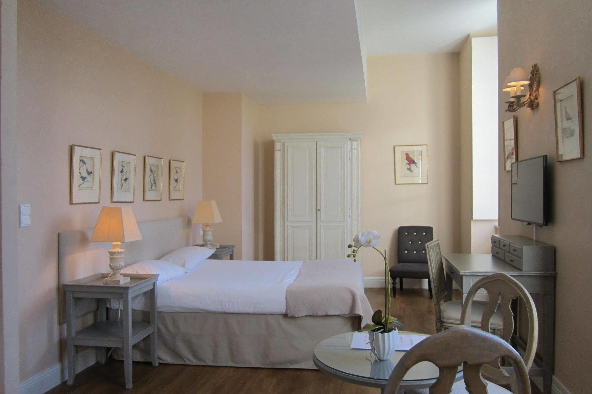 Chateau De Lazenay - Residence Hoteliere Bourges Bagian luar foto