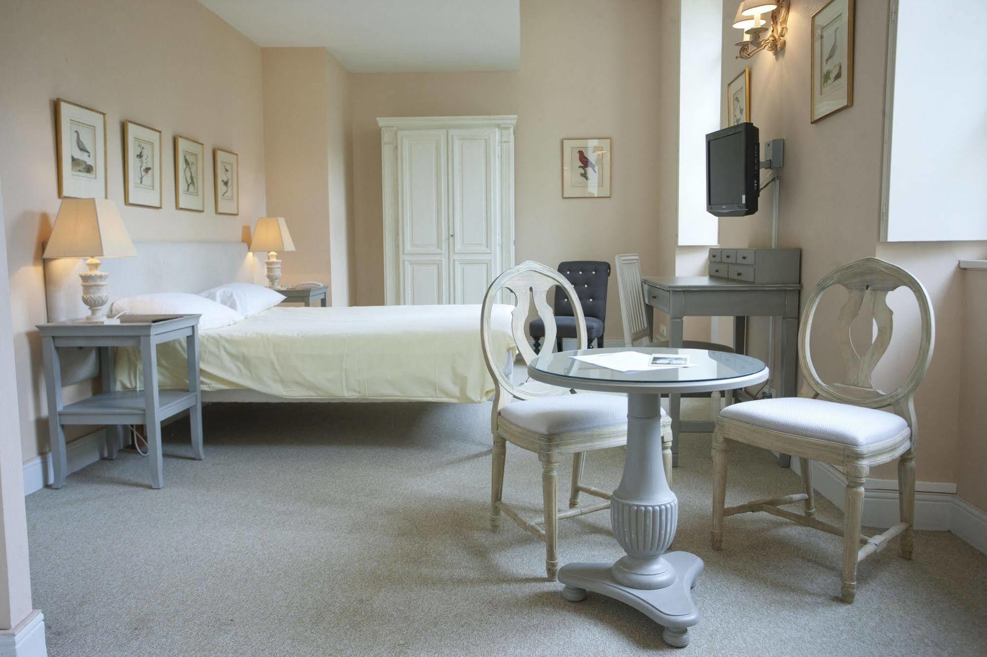 Chateau De Lazenay - Residence Hoteliere Bourges Bagian luar foto
